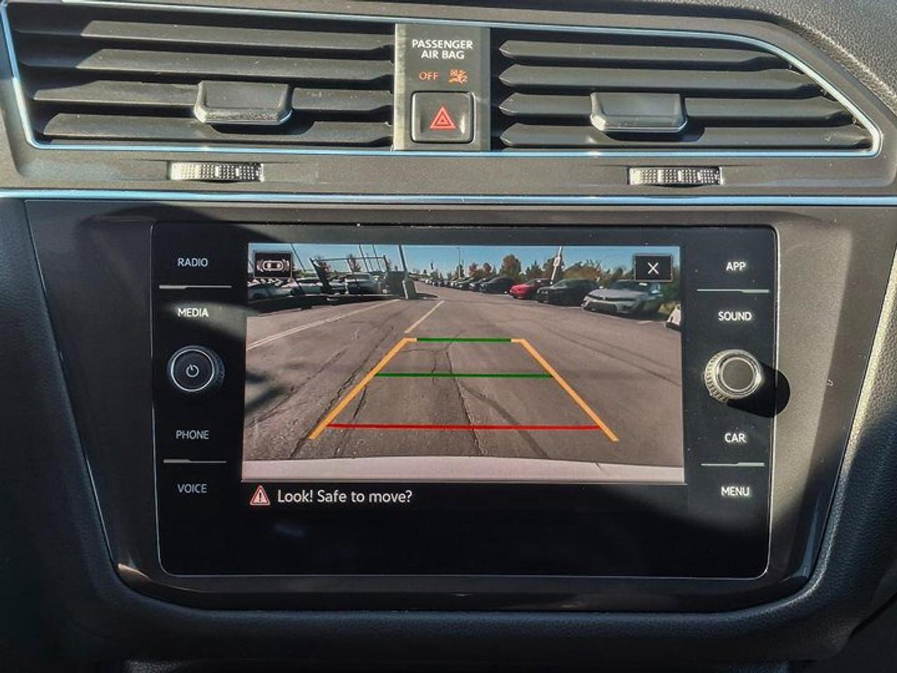 2023 Volkswagen Tiguan Comfortline AWD | 3rd Row Seat | Leather | Heated Seats | Power Seat | CarPlay + Android | and More! Photo