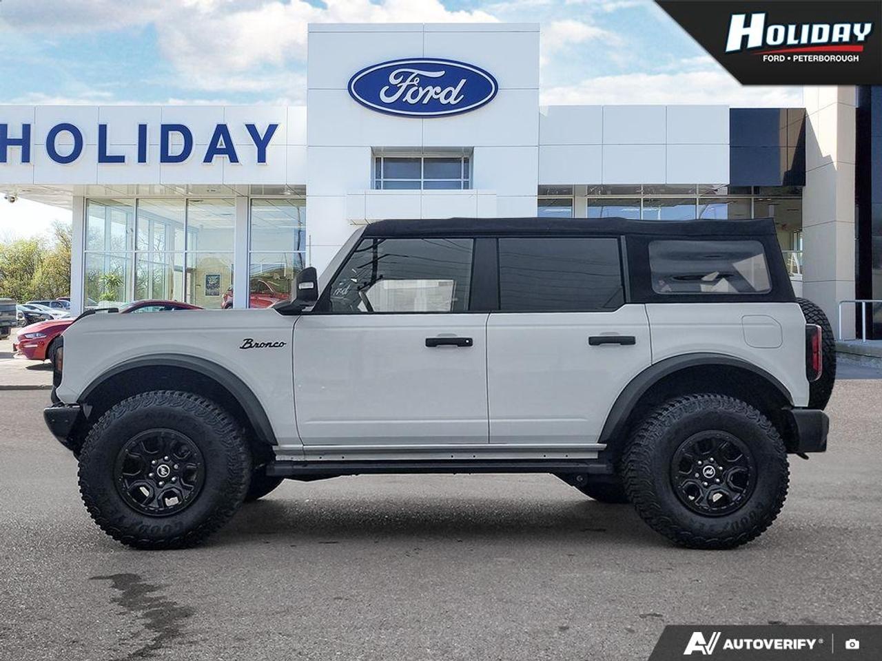 2022 Ford Bronco WildTrak Photo2