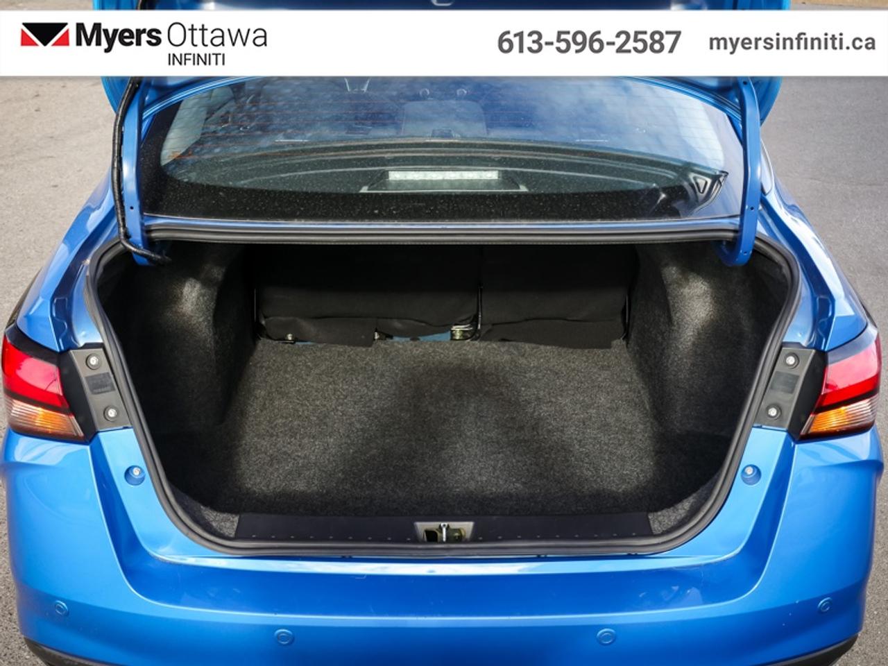 2023 Nissan Versa SR   Accident Free, Navi, Heated Seats Photo