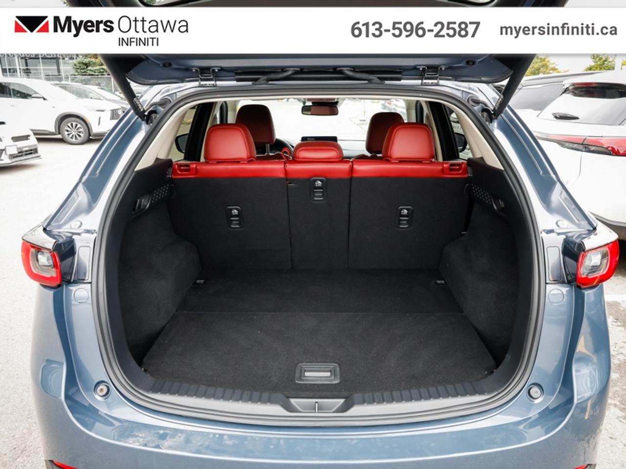2023 Mazda CX-5 Kuro  Sunroof, Power Liftgate, Low KMS! Photo