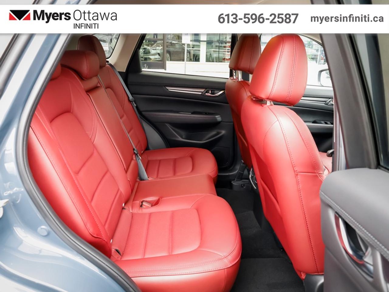 2023 Mazda CX-5 Kuro  Sunroof, Power Liftgate, Low KMS! Photo
