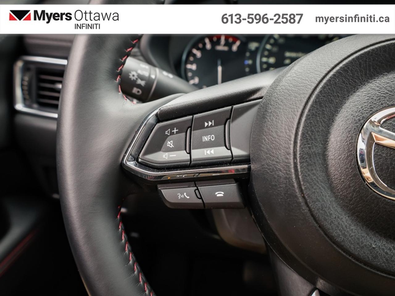 2023 Mazda CX-5 Kuro  Sunroof, Power Liftgate, Low KMS! Photo