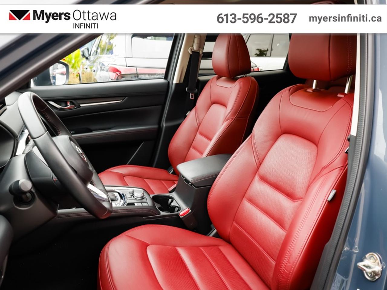 2023 Mazda CX-5 Kuro  Sunroof, Power Liftgate, Low KMS! Photo
