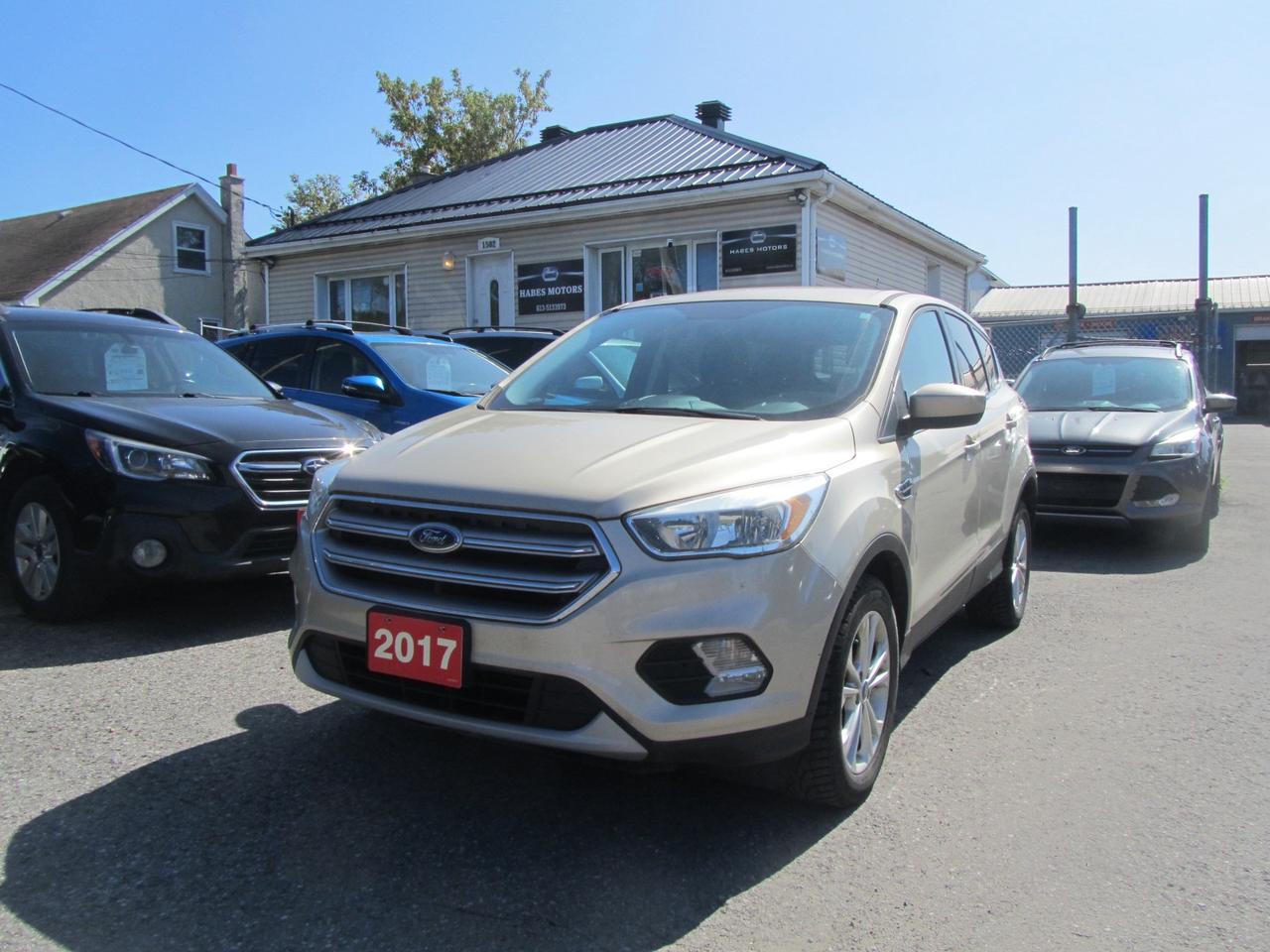 2017 Ford Escape SE 4WD Photo0