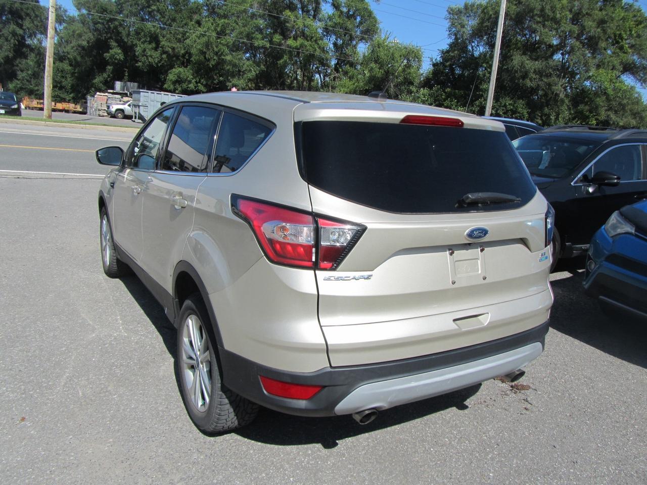 2017 Ford Escape SE 4WD Photo3