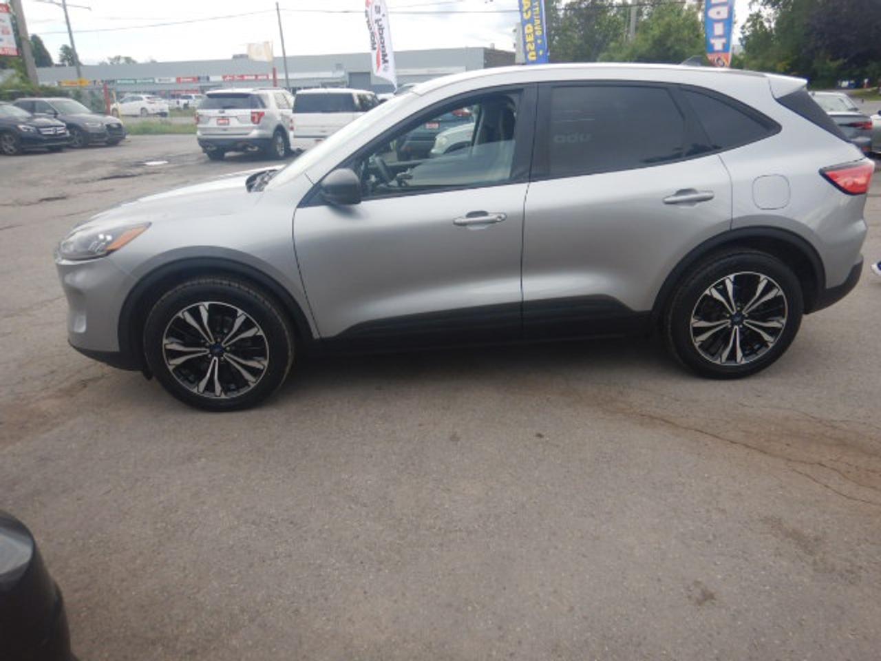 2021 Ford Escape SE Photo