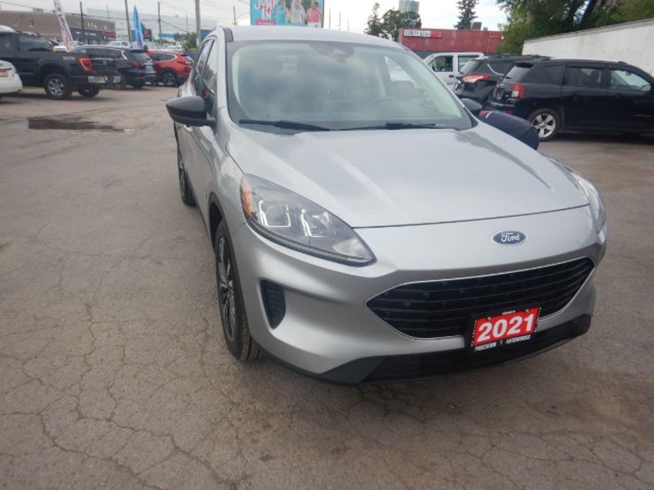 2021 Ford Escape SE Photo0