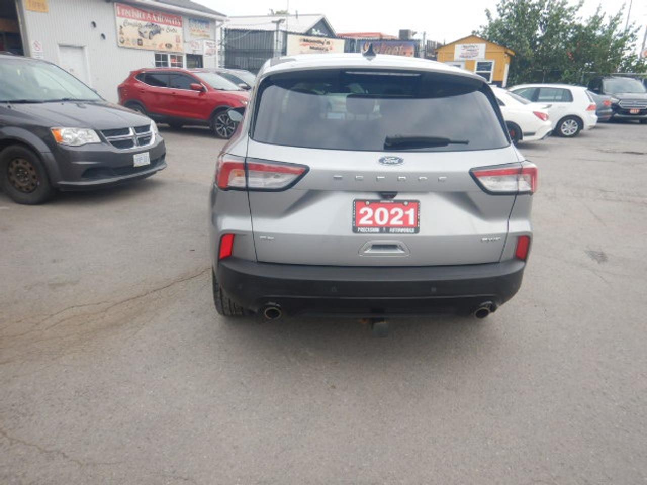 2021 Ford Escape SE Photo