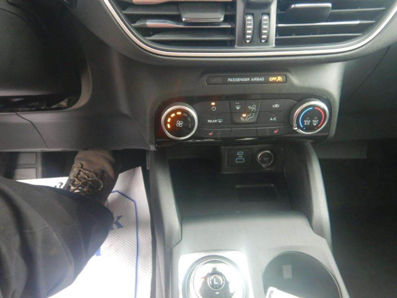 2021 Ford Escape SE Photo