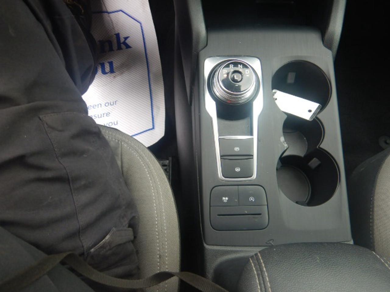 2021 Ford Escape SE Photo
