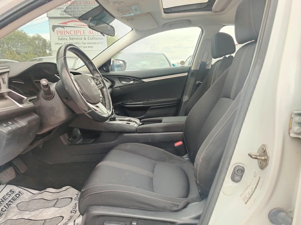 2016 Nissan Micra SV Photo