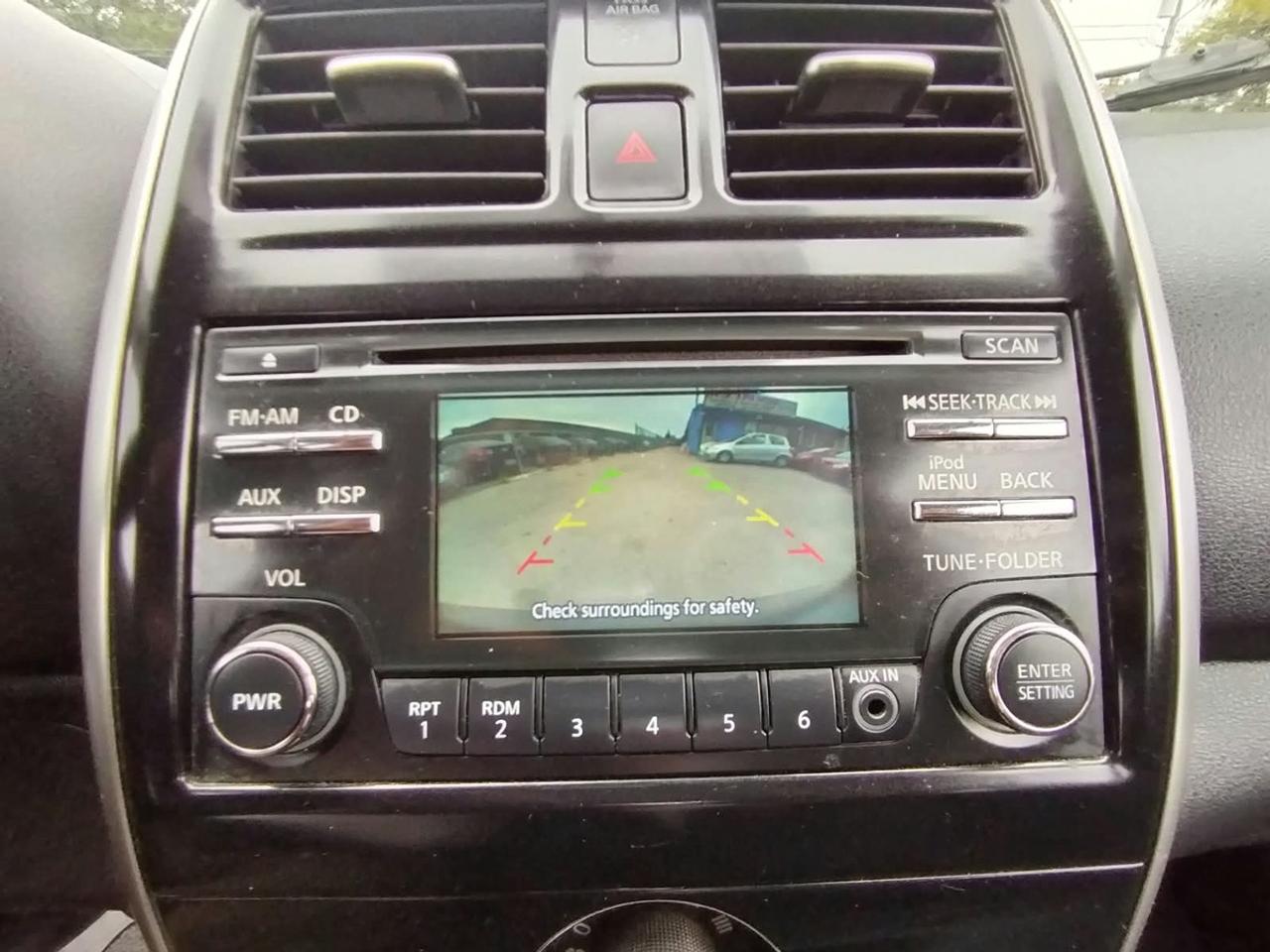 2016 Nissan Micra SV Photo