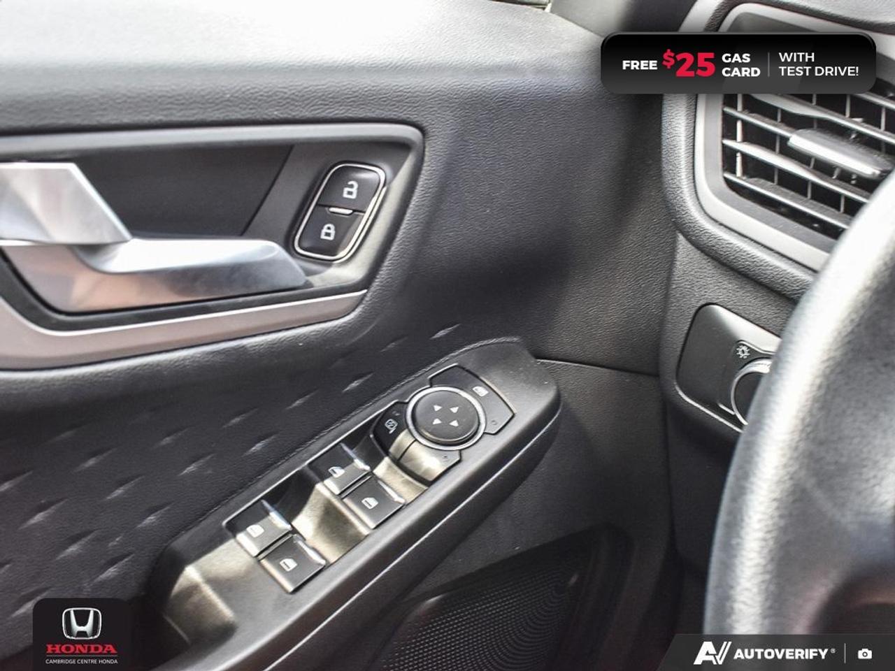 2020 Ford Escape SE Photo