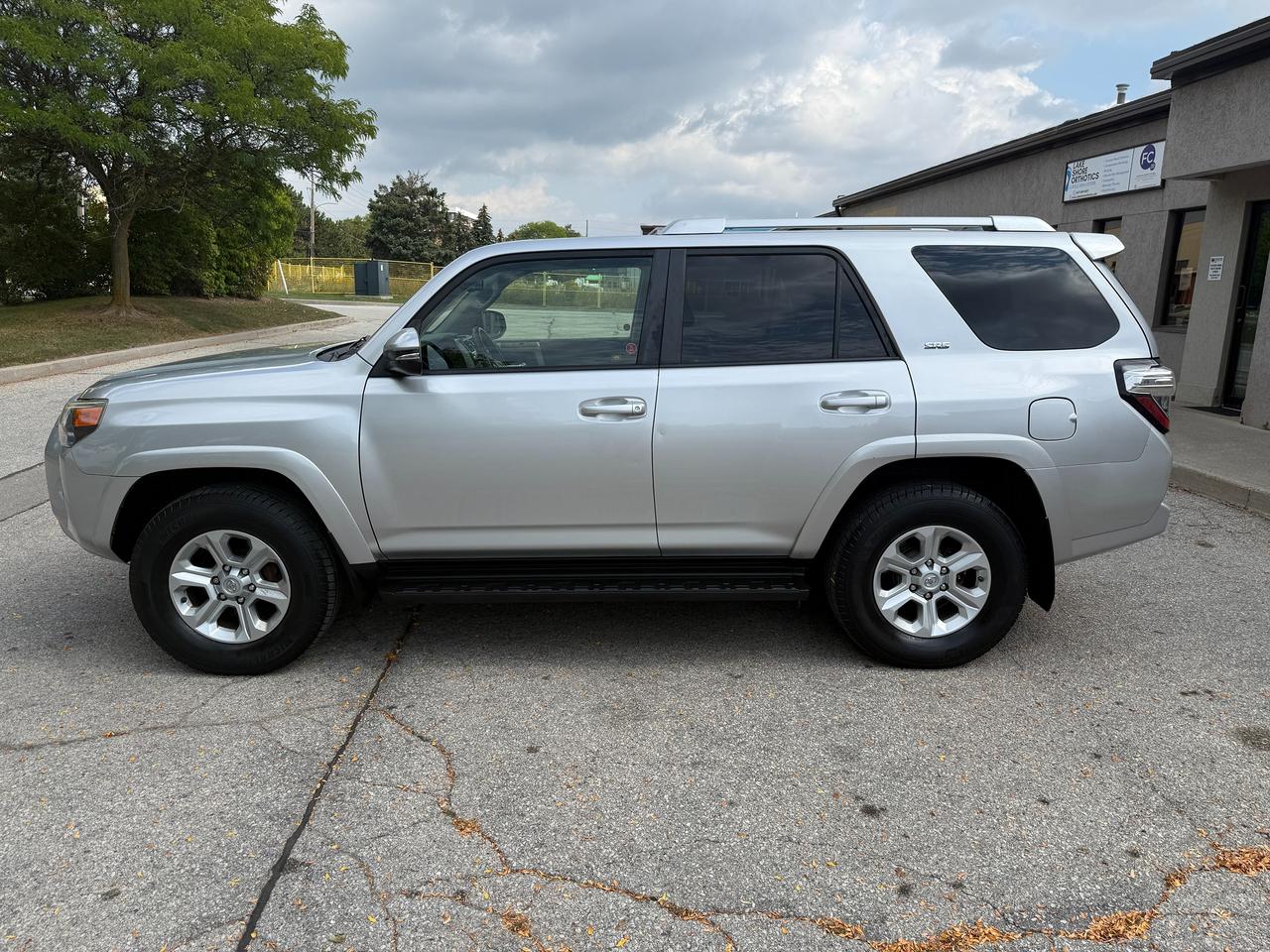 2014 Toyota 4Runner 7PASS/NAV/NO ACCIDENTS/SERVICE RECORDS/CERTIFIED! Photo
