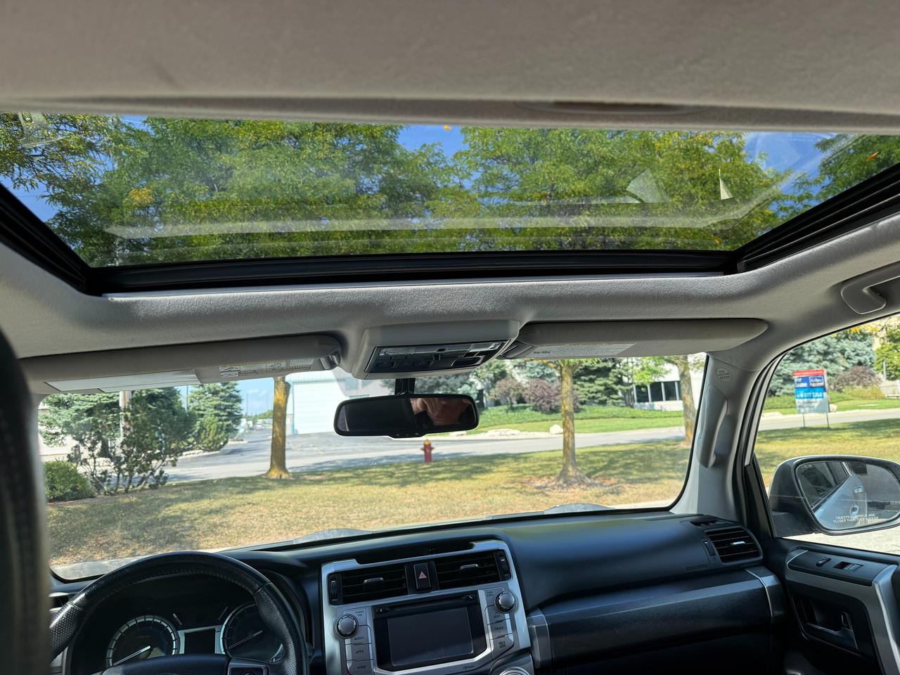 2014 Toyota 4Runner 7PASS/NAV/NO ACCIDENTS/SERVICE RECORDS/CERTIFIED! Photo