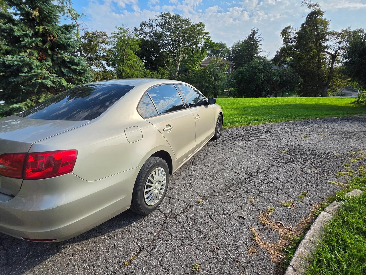 2013 Volkswagen Jetta Trendline - Photo #4