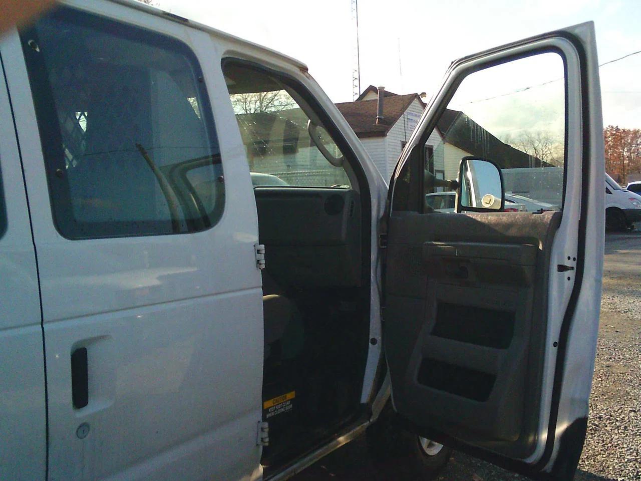2012 Ford Econoline E-250 Commercial Photo