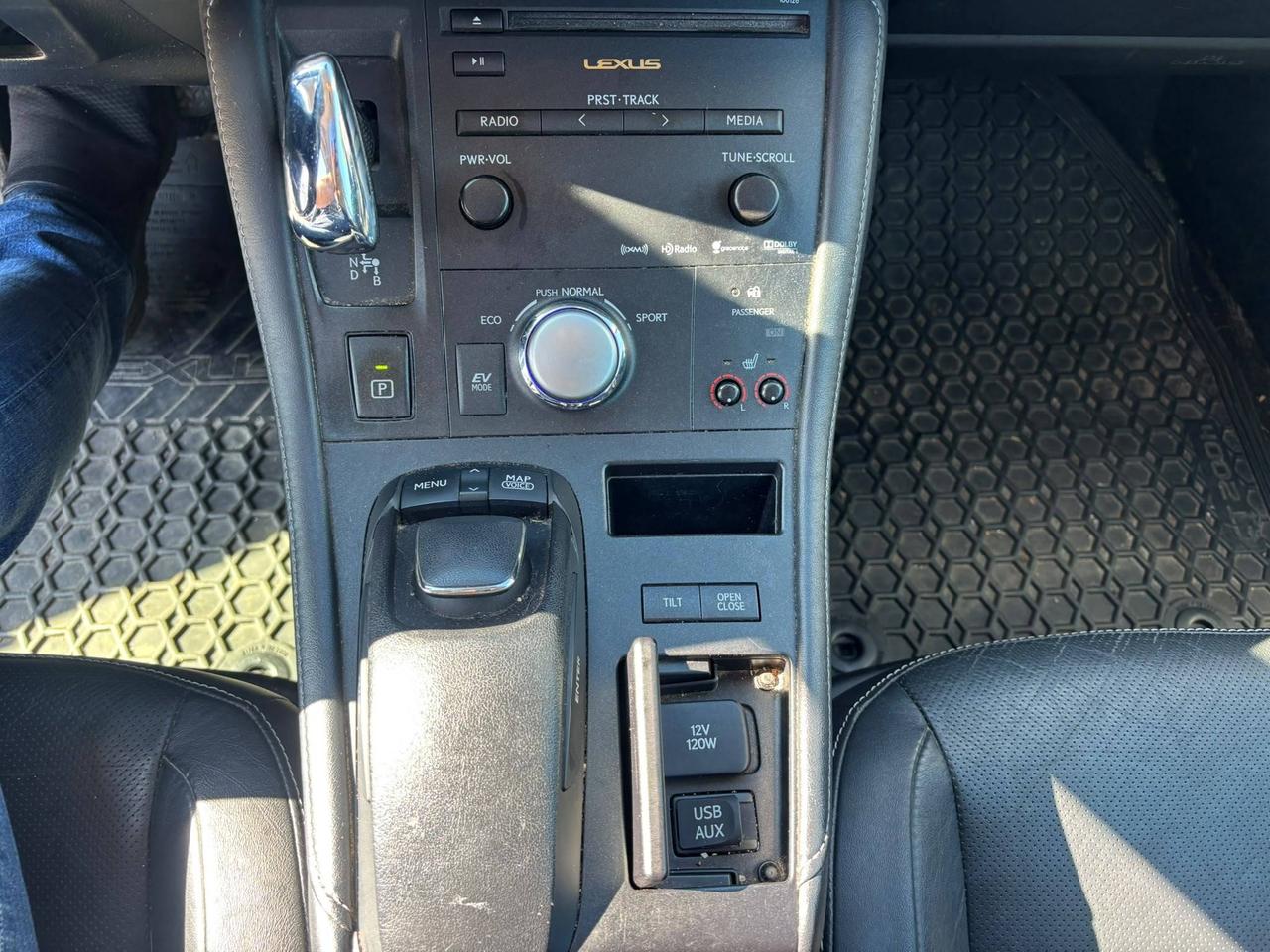 2013 Lexus CT 200h FWD 4dr Hybrid Photo