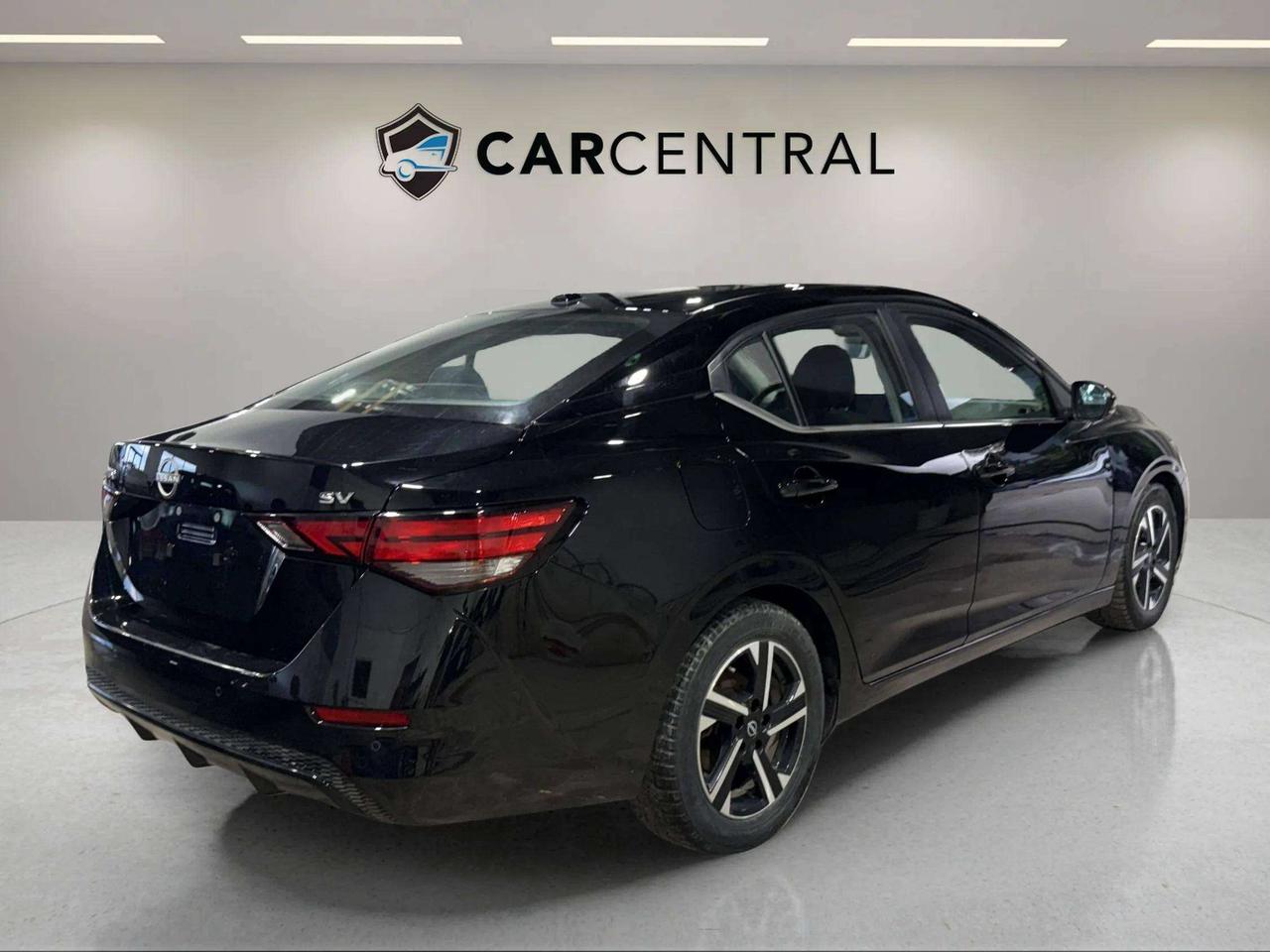 2024 Nissan Sentra SV| CLEAN CARFAX| STARTER| BLIND SPOT| HTD SEATS Photo4