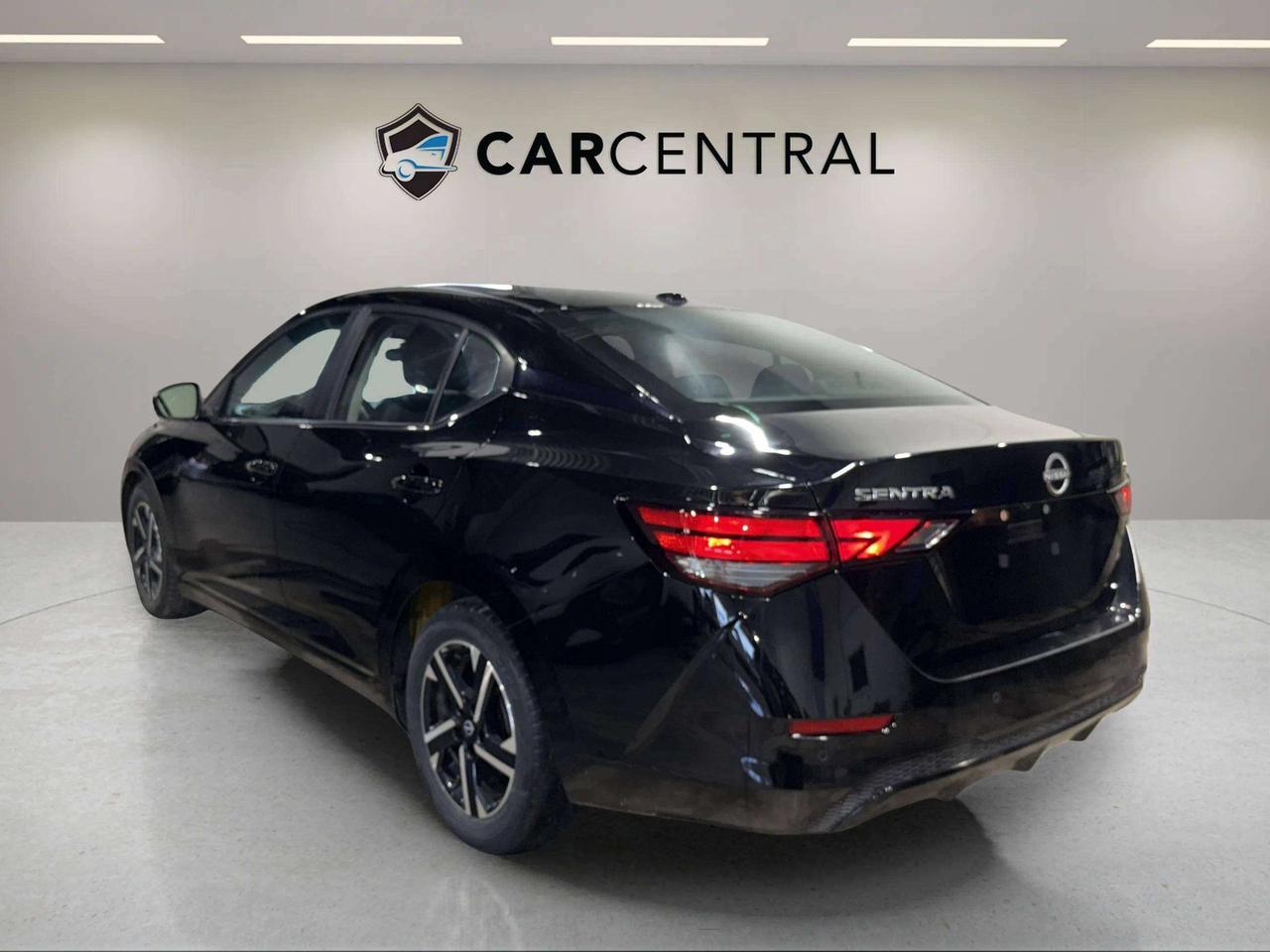 2024 Nissan Sentra SV| CLEAN CARFAX| STARTER| BLIND SPOT| HTD SEATS Photo