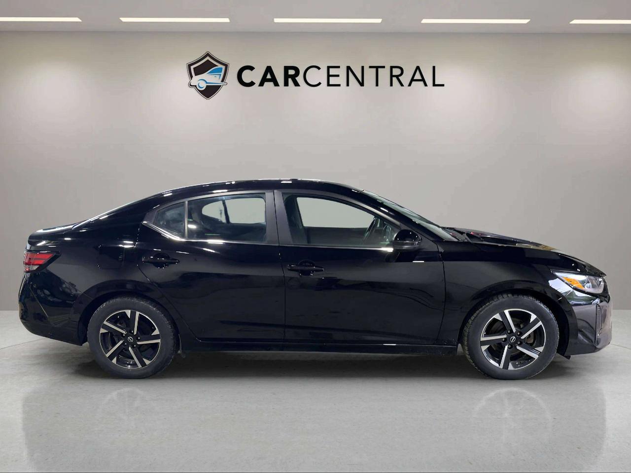 2024 Nissan Sentra SV| CLEAN CARFAX| STARTER| BLIND SPOT| HTD SEATS Photo
