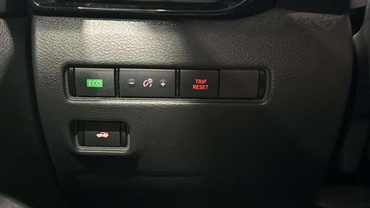 2024 Nissan Sentra SV| CLEAN CARFAX| STARTER| BLIND SPOT| HTD SEATS Photo