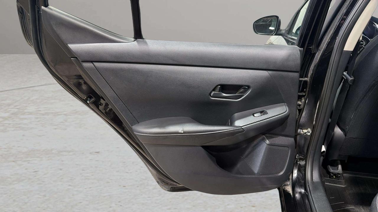 2024 Nissan Sentra SV| CLEAN CARFAX| STARTER| BLIND SPOT| HTD SEATS Photo