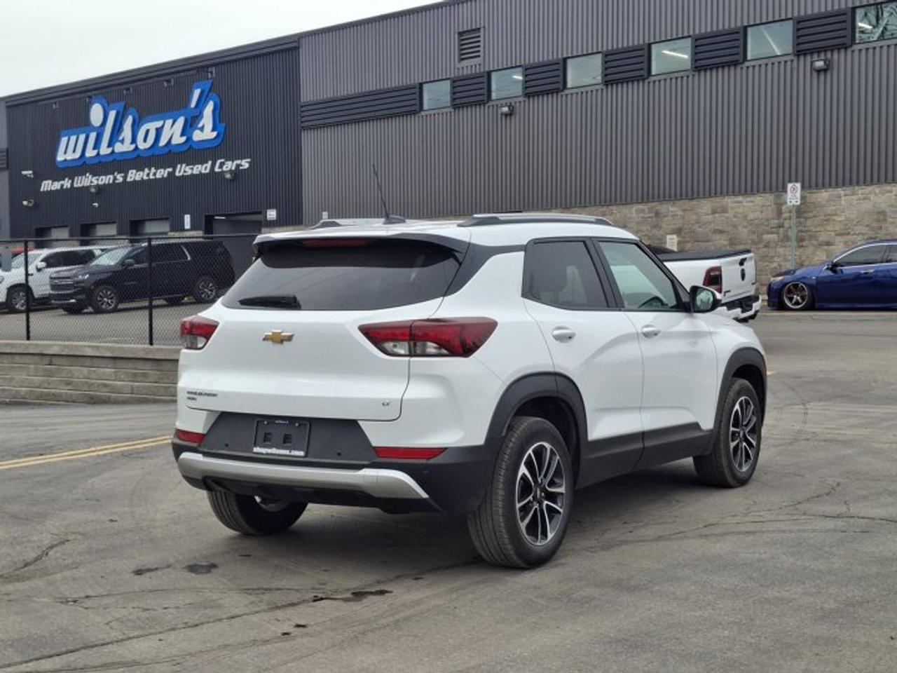2024 Chevrolet TrailBlazer LT AWD | Heated Wheel + Seats | Remote Start | CarPlay + Android | BSA + RCTA | Rear Cam and More ! Photo