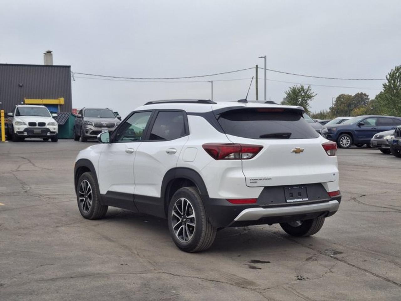 2024 Chevrolet TrailBlazer LT AWD | Heated Wheel + Seats | Remote Start | CarPlay + Android | BSA + RCTA | Rear Cam and More ! Photo2