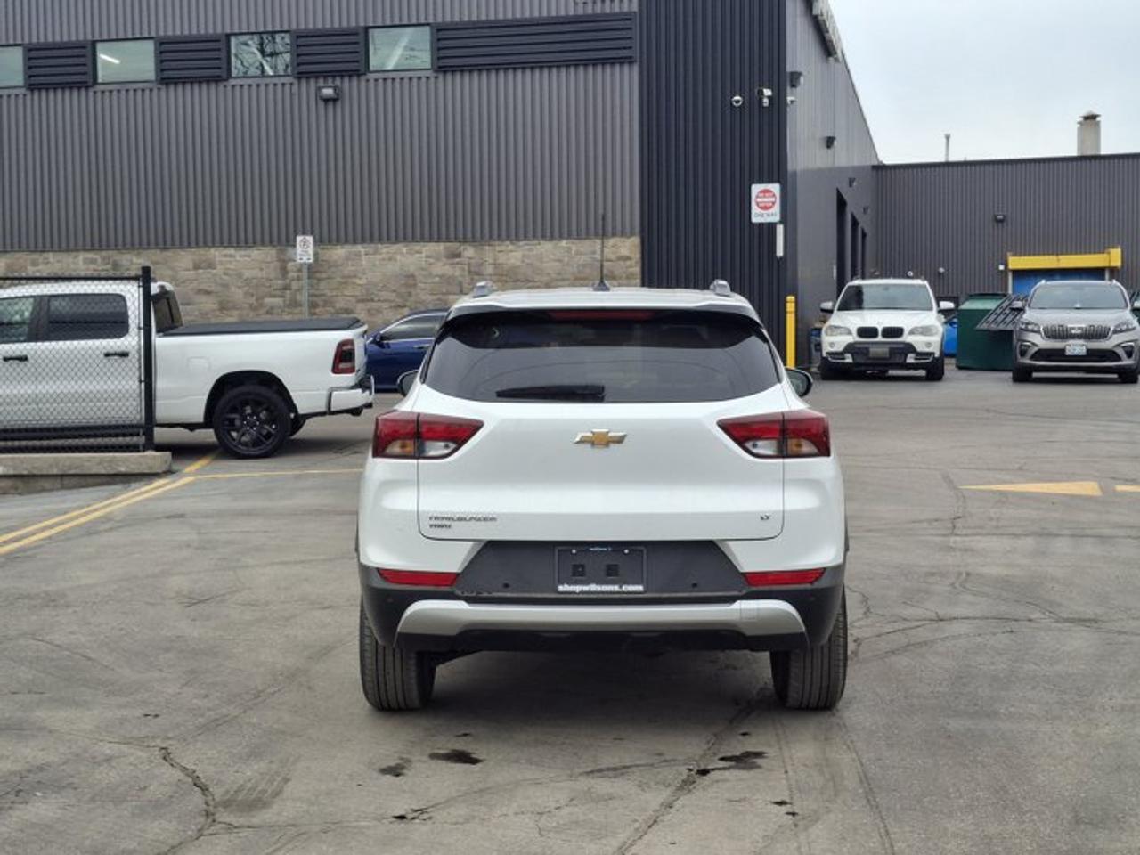 2024 Chevrolet TrailBlazer LT AWD | Heated Wheel + Seats | Remote Start | CarPlay + Android | BSA + RCTA | Rear Cam and More ! Photo