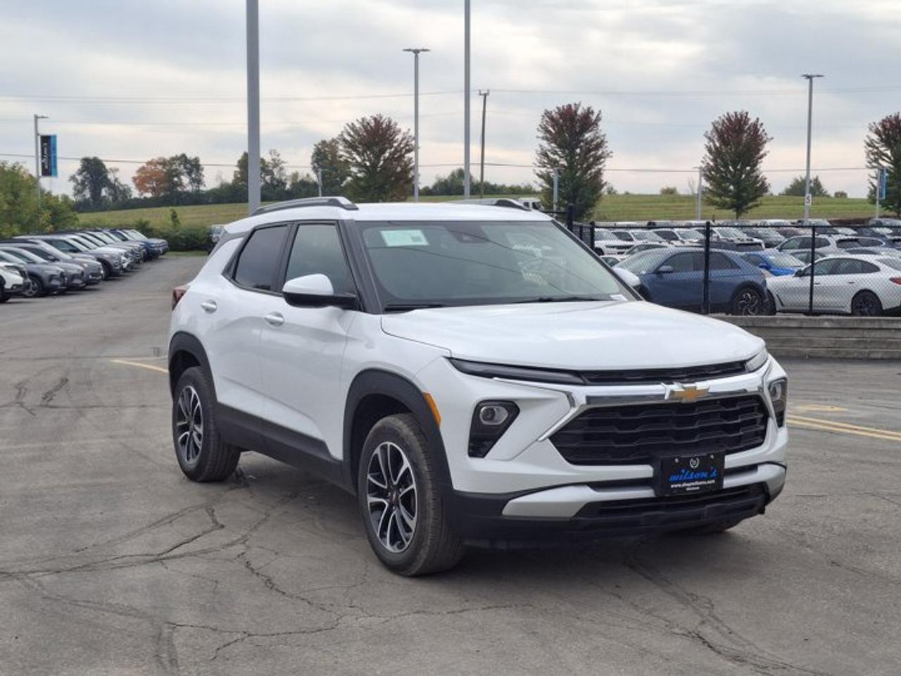 2024 Chevrolet TrailBlazer LT AWD | Heated Wheel + Seats | Remote Start | CarPlay + Android | BSA + RCTA | Rear Cam and More ! Photo