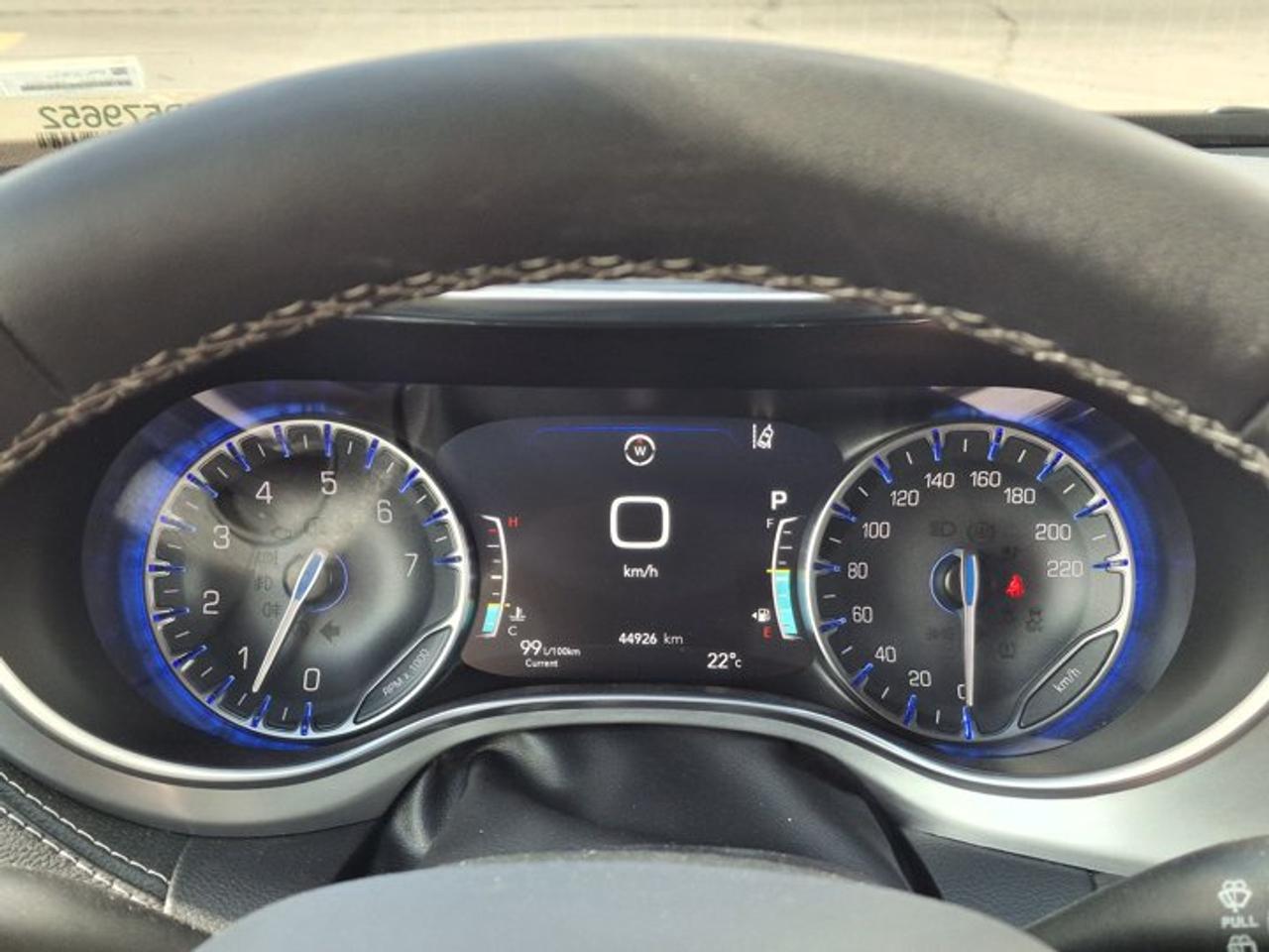 2025 Chrysler Pacifica Limited | Sunroof | Leather | Nav | Adaptive Cruise | Power Sliding Doors + Hatch | and More ! Photo