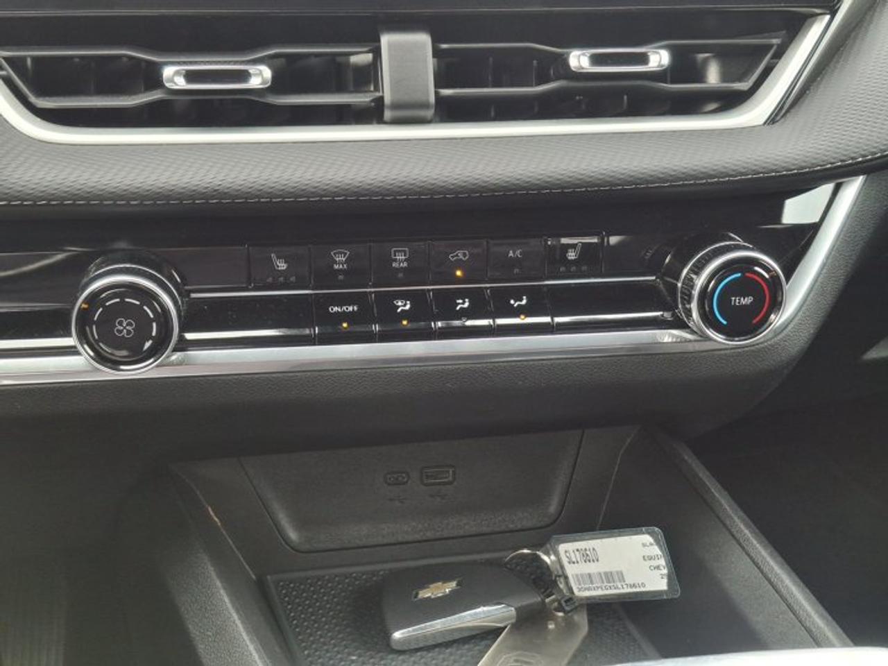 2025 Chevrolet Equinox AWD LT | Safety & Tech Pkg | 360 Camera | Heated Wheel + Seats | Remote Start and More! Photo
