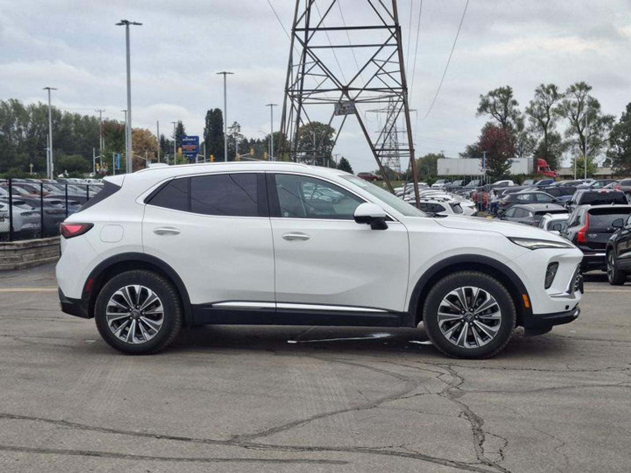 2024 Buick Envision Preferred AWD | HUD | Heated Wheel + Seats | 360 Camera | Adaptive Cruise | Remote Start | and More! Photo