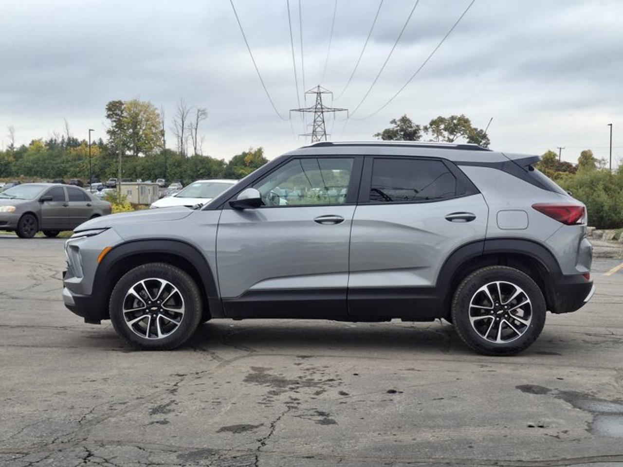 2024 Chevrolet TrailBlazer LT AWD | Heated Wheel + Seats | Remote Start | CarPlay + Android | BSA + RCTA | Rear Cam & More ! Photo