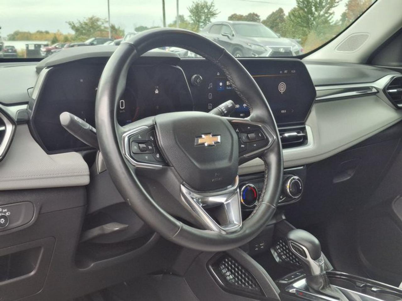 2024 Chevrolet TrailBlazer LT AWD | Heated Wheel + Seats | Remote Start | CarPlay + Android | BSA + RCTA | Rear Cam & More ! Photo