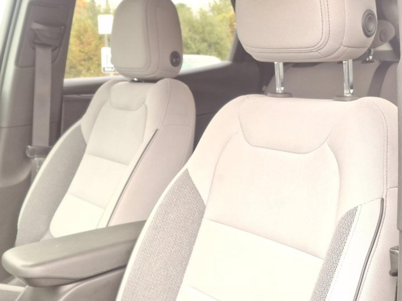2024 Chevrolet TrailBlazer LT AWD | Heated Wheel + Seats | Remote Start | CarPlay + Android | BSA + RCTA | Rear Cam & More ! Photo