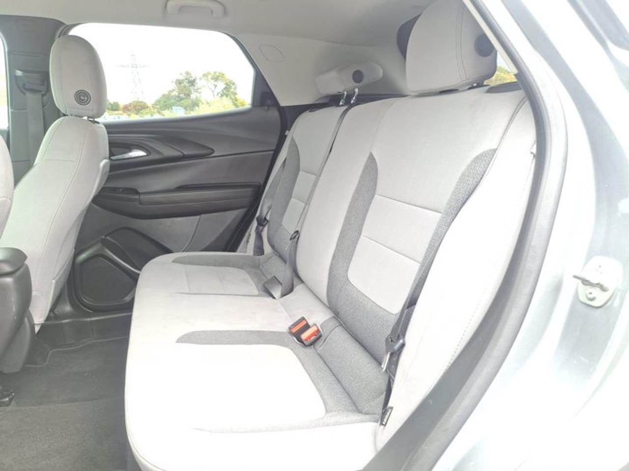 2024 Chevrolet TrailBlazer LT AWD | Heated Wheel + Seats | Remote Start | CarPlay + Android | BSA + RCTA | Rear Cam & More ! Photo