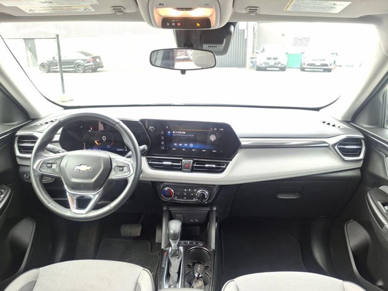 2024 Chevrolet TrailBlazer LT AWD | Heated Wheel + Seats | Remote Start | CarPlay + Android | BSA + RCTA | Rear Cam & More ! Photo