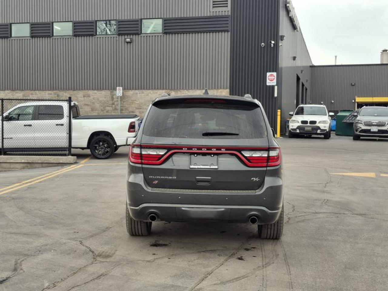 2025 Dodge Durango R/T | Leather | Sunroof | Nav | Cooled + Heated Seats | Heated Wheel | Remote Start | and More ! Photo