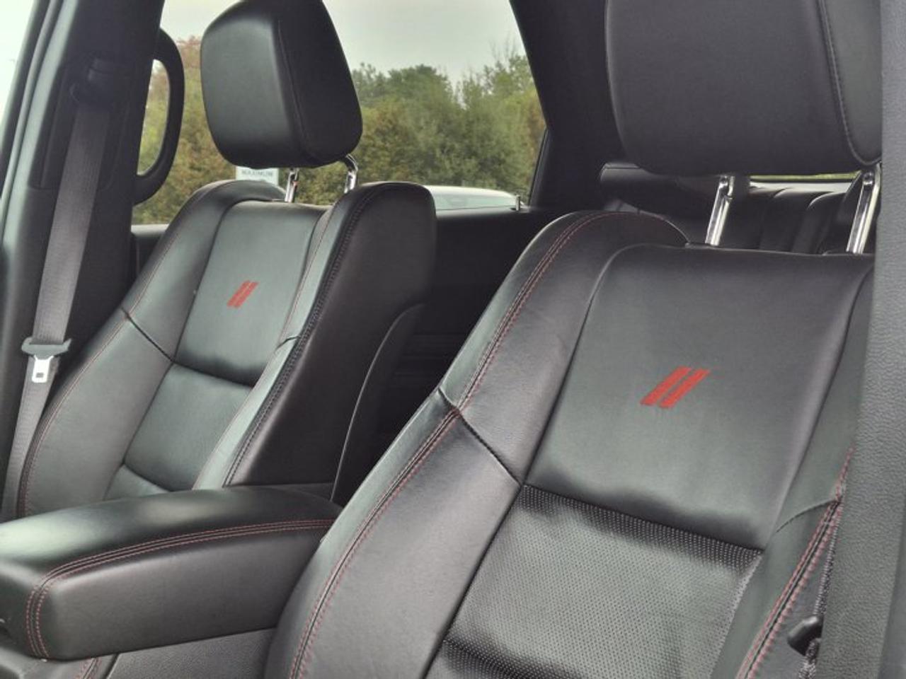 2025 Dodge Durango R/T | Leather | Sunroof | Nav | Cooled + Heated Seats | Heated Wheel | Remote Start | and More ! Photo