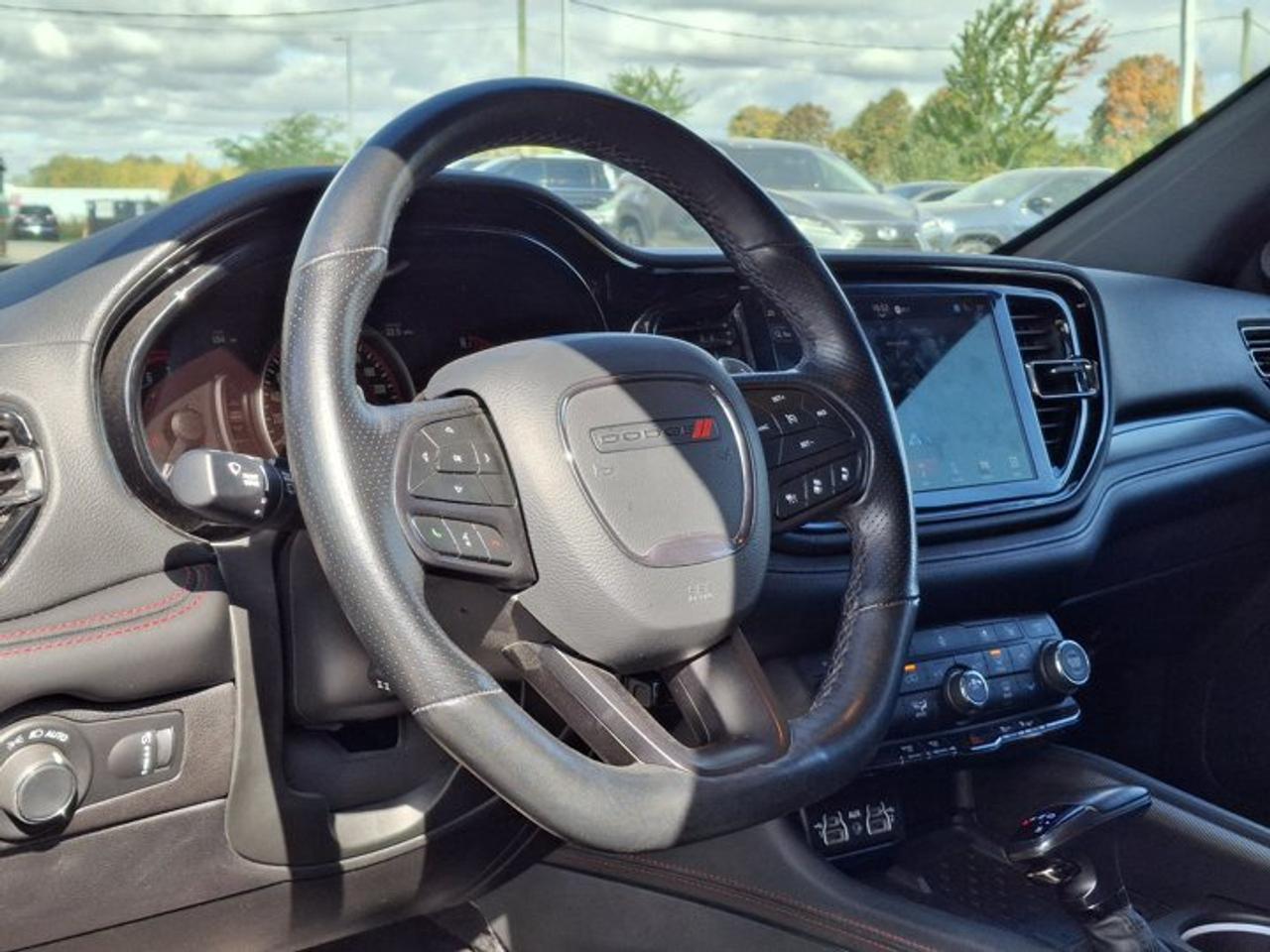 2025 Dodge Durango R/T | Leather | Sunroof | Nav | Cooled + Heated Seats | Heated Wheel | Remote Start | and More ! Photo