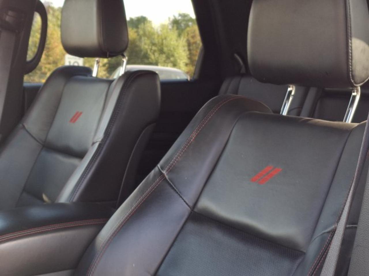 2025 Dodge Durango R/T | Leather | Sunroof | Nav | Cooled + Heated Seats | Heated Wheel | Remote Start | and More ! Photo