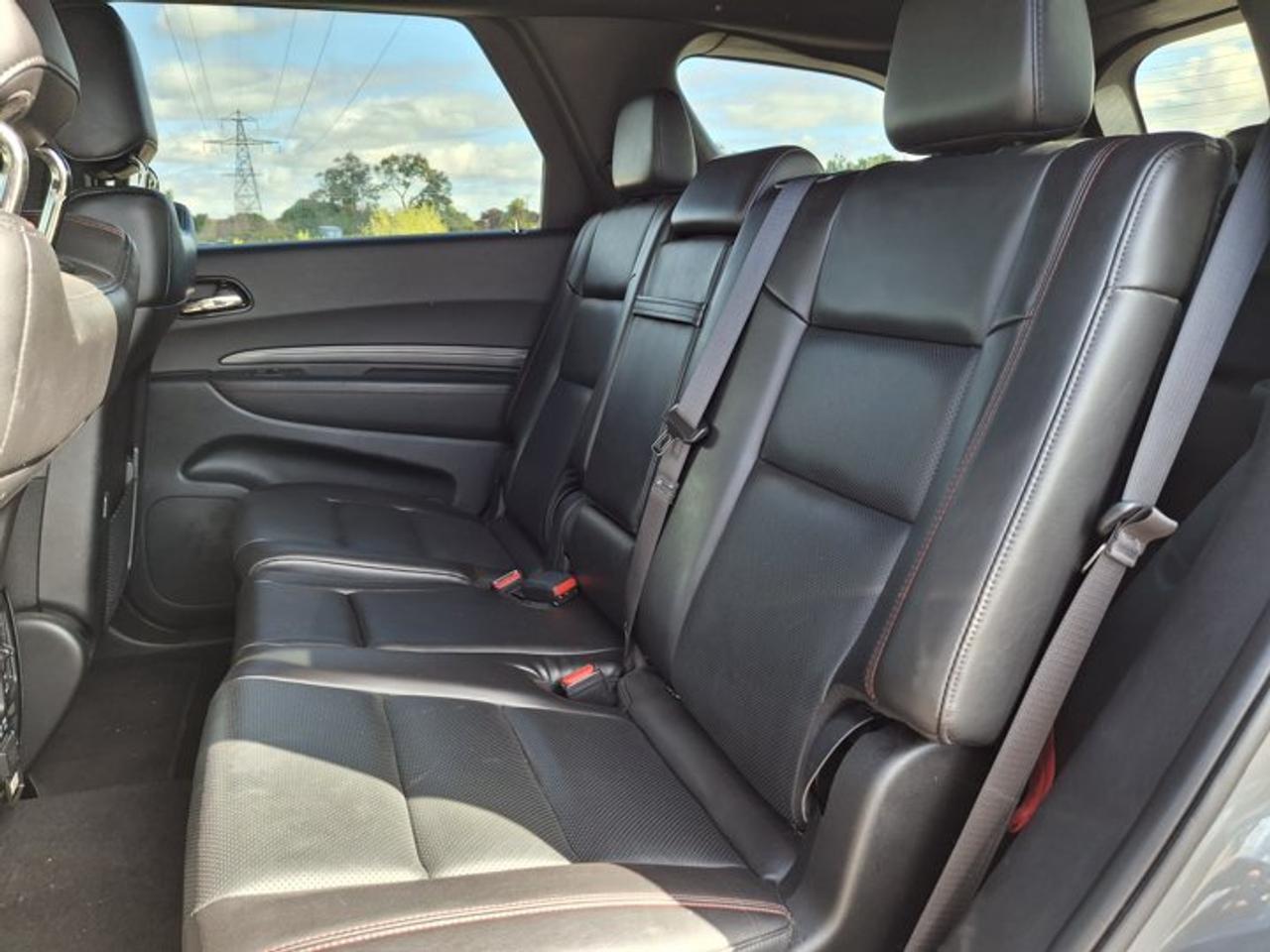 2025 Dodge Durango R/T | Leather | Sunroof | Nav | Cooled + Heated Seats | Heated Wheel | Remote Start | and More ! Photo