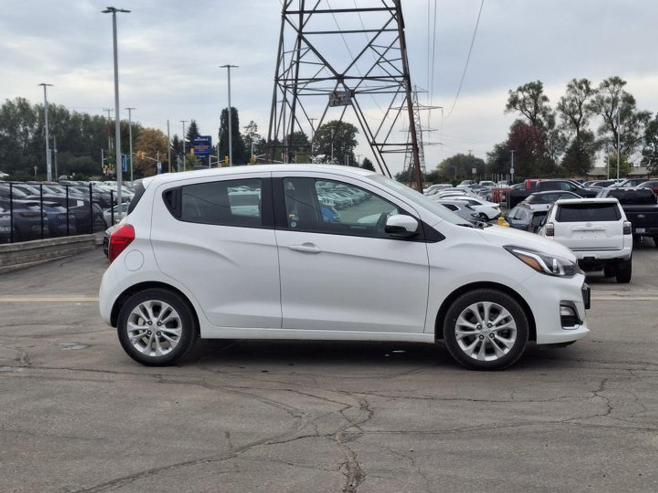 2022 Chevrolet Spark 1LT Hatchback | CarPlay + Android | Rear Camera | and More ! Photo