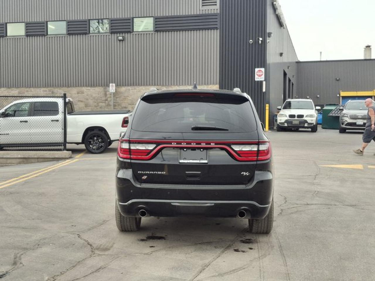 2025 Dodge Durango R/T | Leather | Sunroof | Nav | Cooled + Heated Seats | Heated Wheel | Remote Start | and More ! Photo