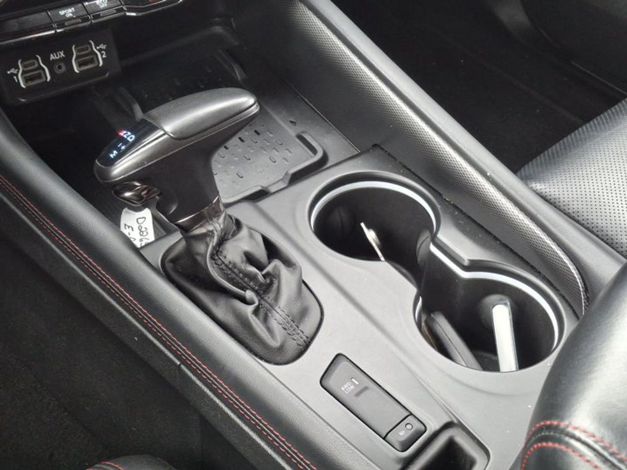 2025 Dodge Durango R/T | Leather | Sunroof | Nav | Cooled + Heated Seats | Heated Wheel | Remote Start | and More ! Photo