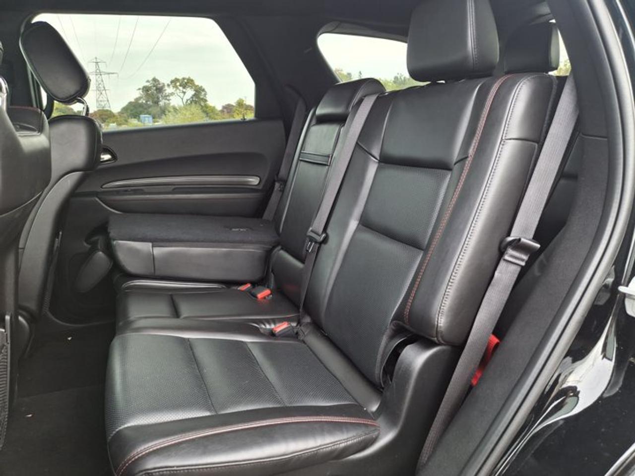 2025 Dodge Durango R/T | Leather | Sunroof | Nav | Cooled + Heated Seats | Heated Wheel | Remote Start | and More ! Photo