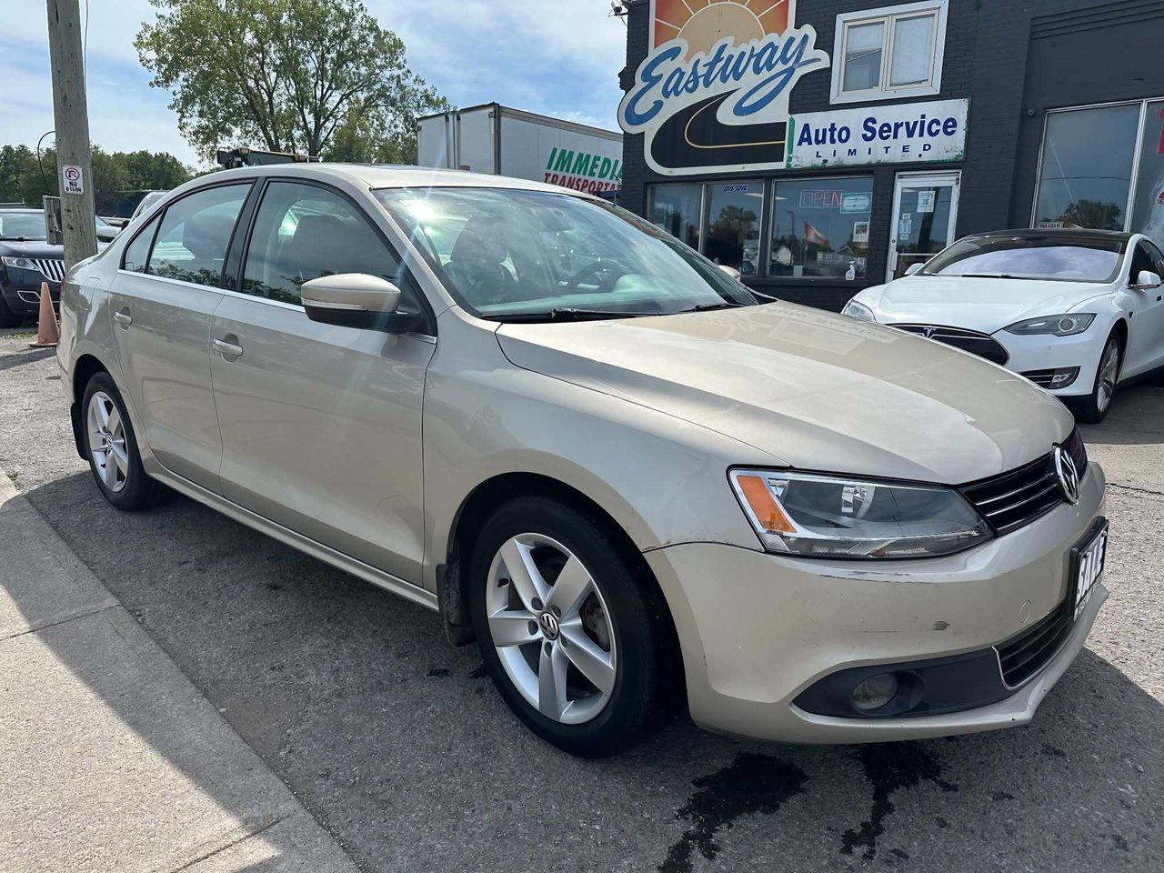 2014 Volkswagen Jetta Sedan TDI - Photo #2