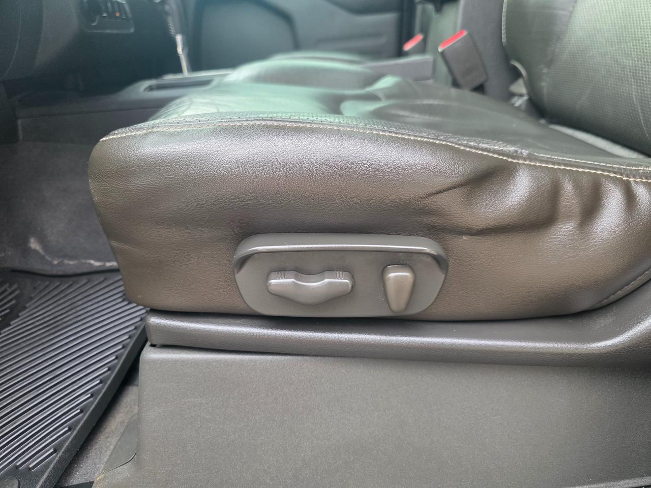 2019 Nissan Frontier PRO-4X | Leather | Sunroof | Rockford Fosgate | Accident Free Photo